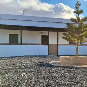 villa-la-tosca-casillas-del-angel.in-canary-islands.com/
