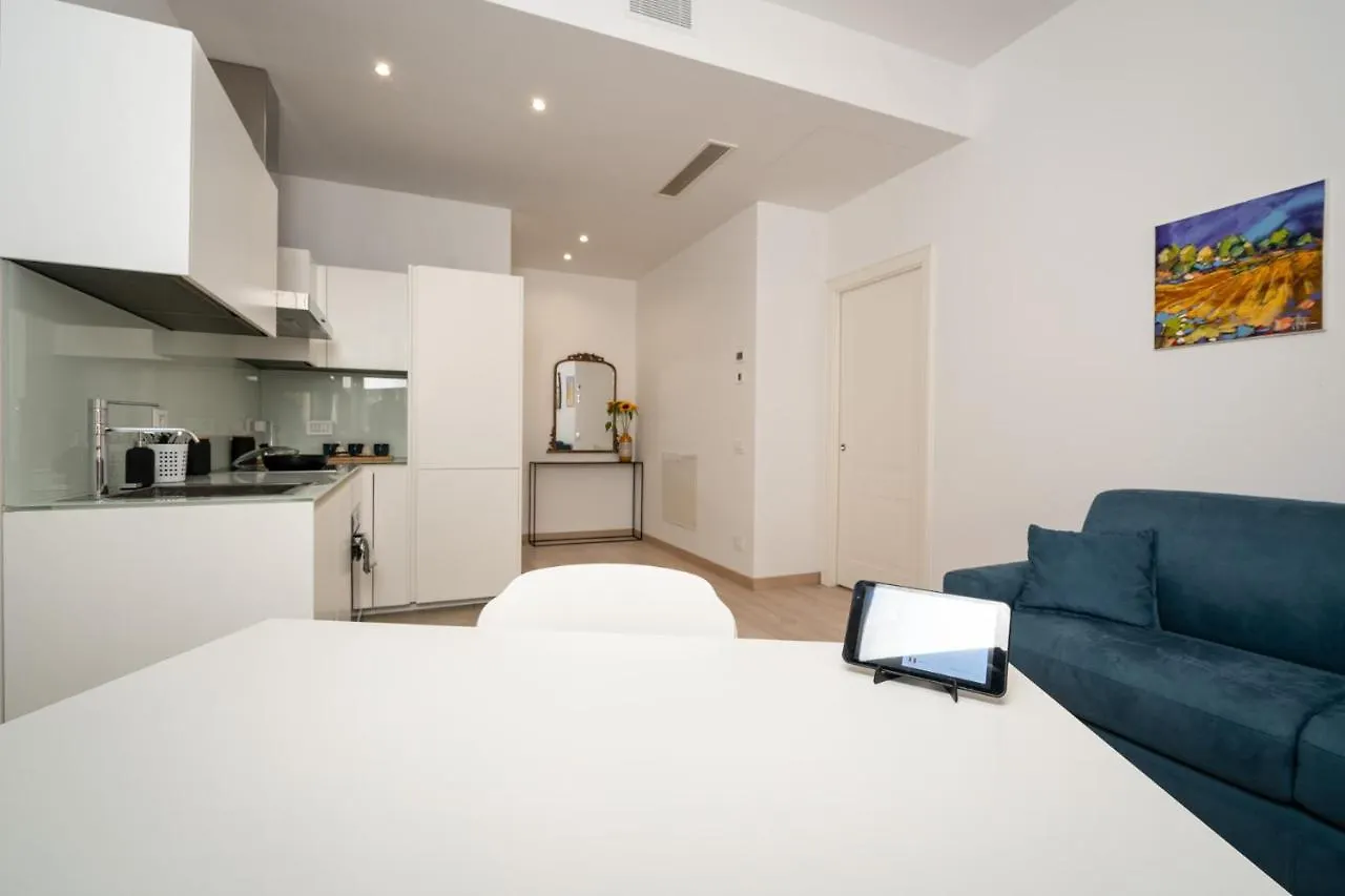 Ancient Rome Apartment 0*,
